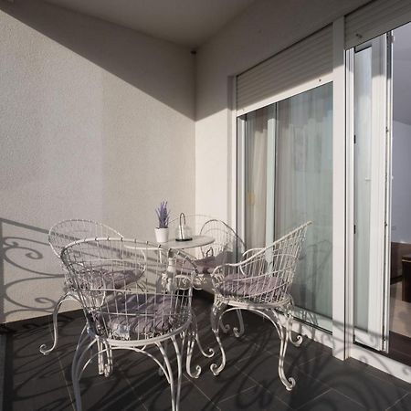 Ivano Apartment Затон Екстериор снимка